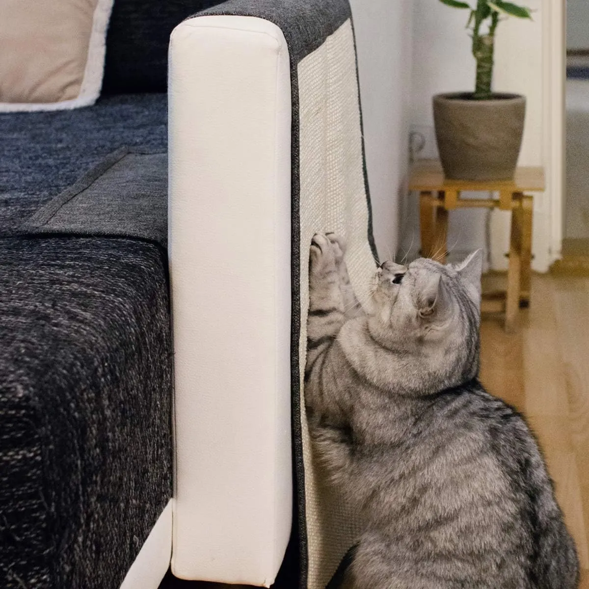 Navaris Cat Scratch Mat Sofa Protector - Natural Sisal Furniture Protector Scratching Pad for Cats - Scratch Carpet for Bed, Chair